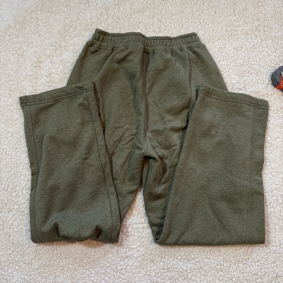 Alphalete Women’s Trek Cargo Sweatpants Size Medium Army Green Oversized Fit - Picture 7 of 7